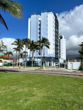 Bertioga pé na areia com serviço de praia